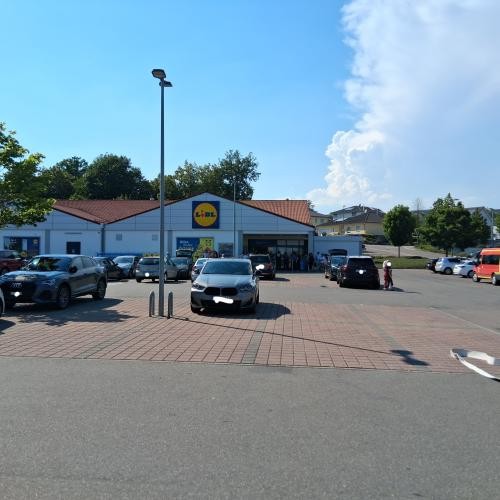 Frontansicht zum LIDL Eingang